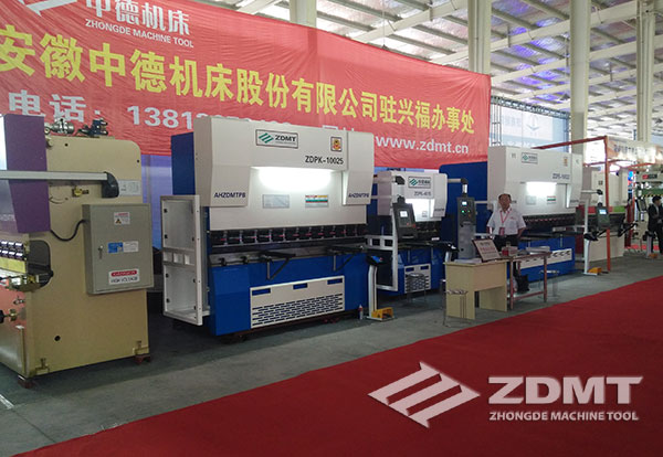 中德折彎機(jī)剪板機(jī)亮相2016第四屆中國廚都酒店用品展覽會(huì)3 中德折彎機(jī)剪板機(jī)亮相2016第四屆中國廚都酒店用品展覽會(huì)3